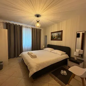 Xhelo's Guest house Tirana