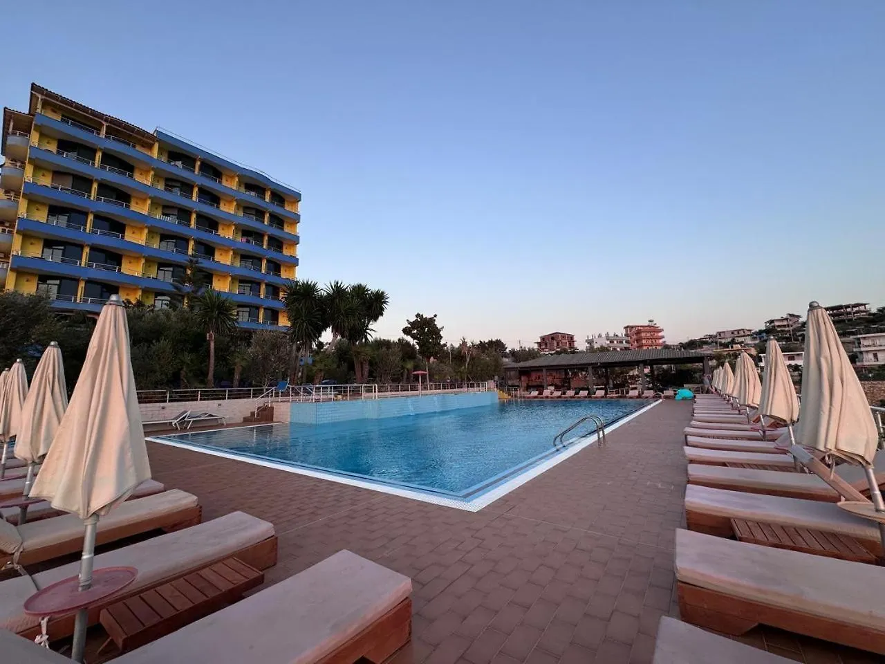 Hotel Bahamas Saranda Albánia