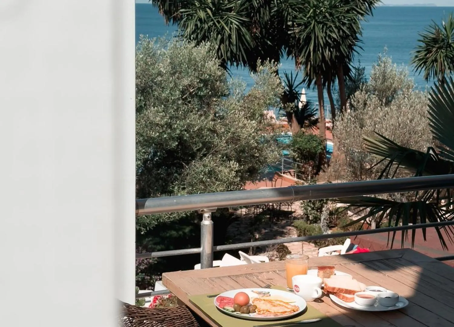 Hotel Bahamas Saranda