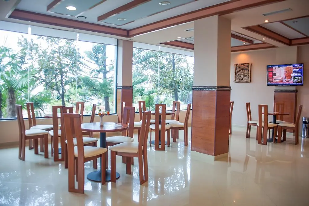 Hotel Bahamas Saranda
