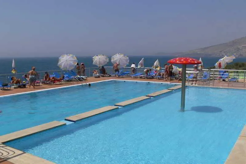 Hotel Bahamas Saranda 4*,
