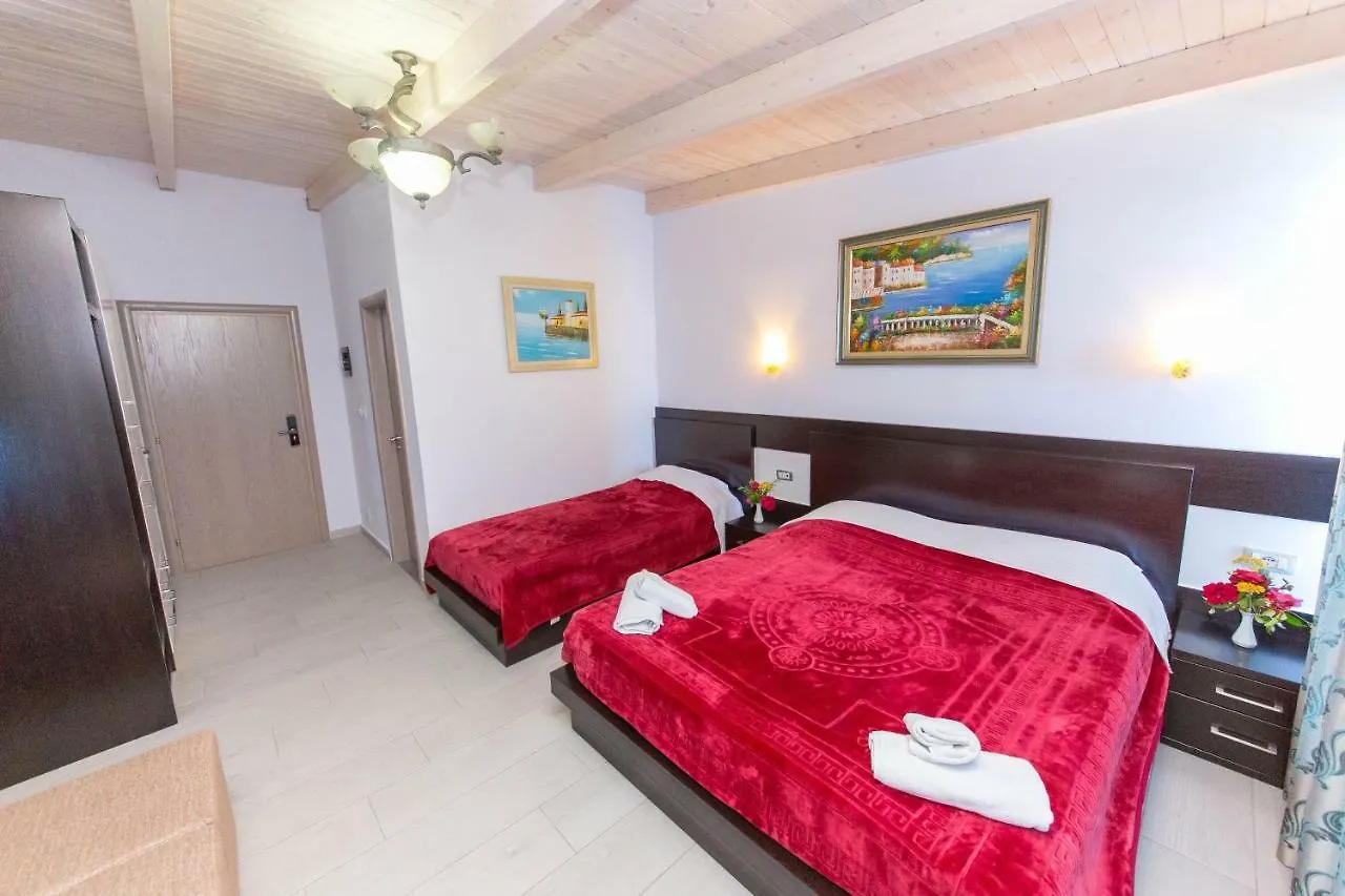 Hotel Bahamas Saranda