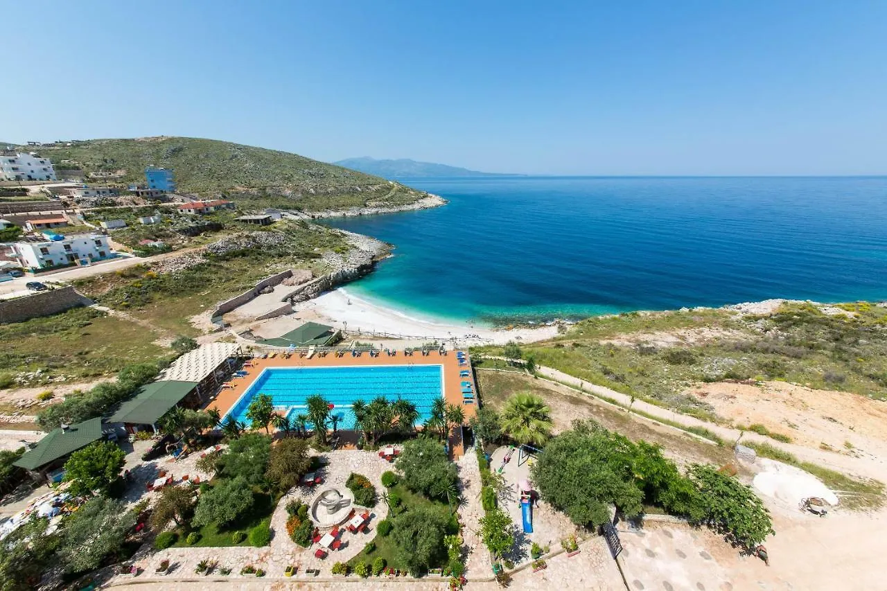 Hotel Bahamas Saranda 4*,
