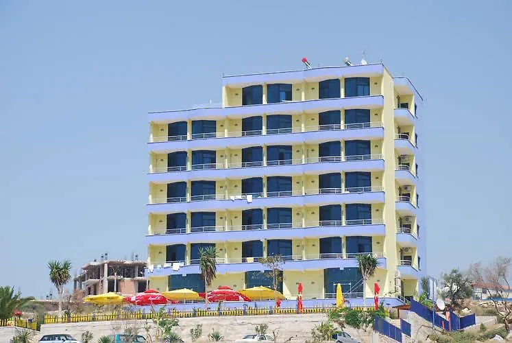 Hotel Bahamas Saranda 4*,