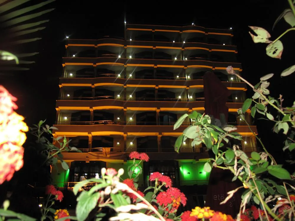 Hotel Bahamas Saranda 4*,  Albánia